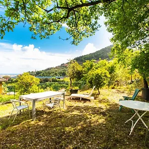 Chiavari Cozy Apartments In Villa With Shared Garden & Parking Appartamento